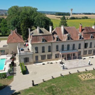 1 Château de Quincey Côté Parc M